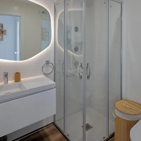 Peace Haven Iii * Camara de Lobos