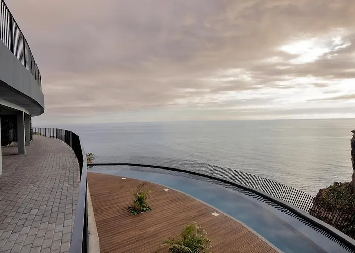 Peace Haven Iii * Câmara de Lobos